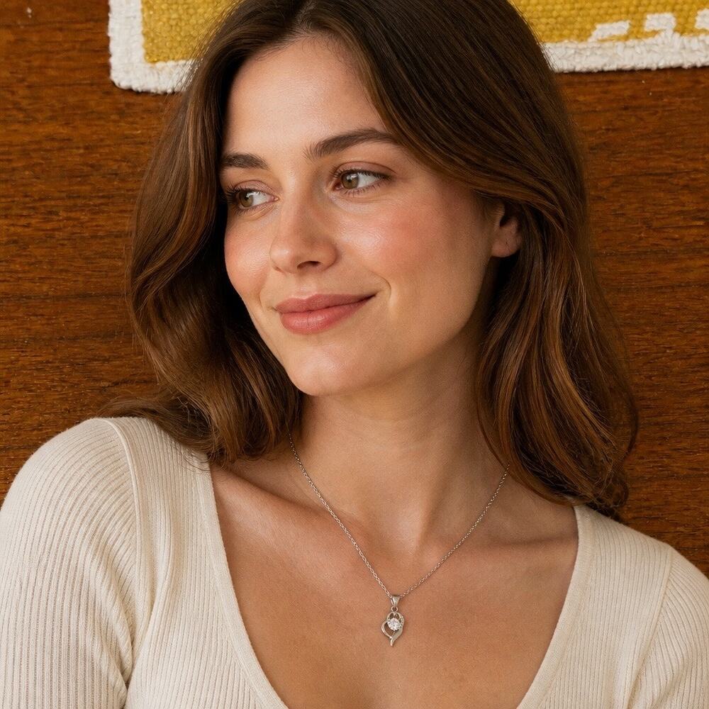 Vintage Dainty Sparkling Crystal Open-Heart Pendant Necklace - Picture 3 of 4